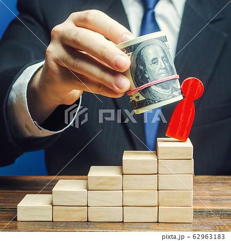 Businessman gets rid of opponent with help of bribery money. Corruption, destructive influence. Political repression. Lobbying, using illegal tools methods. Blackmail officials and senior employees. 62963183