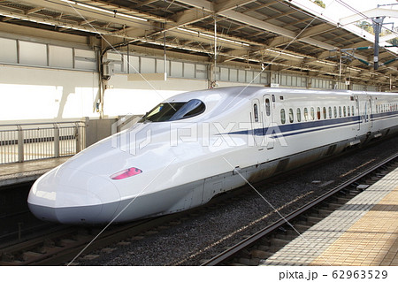 東海道新幹線N700A（熱海駅） 62963529