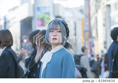 渋谷 センター街での女性ポートレートの写真素材