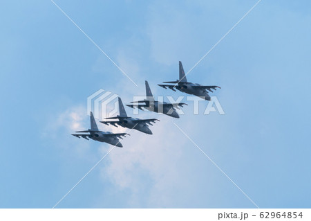 ヤコブレフ Yak-130 ミットン 四機編隊 ヤコブレフ Yak-130 ミットン 四機編隊 62964854