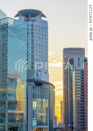 大阪　都市風景　大阪駅前風景　　 62972125