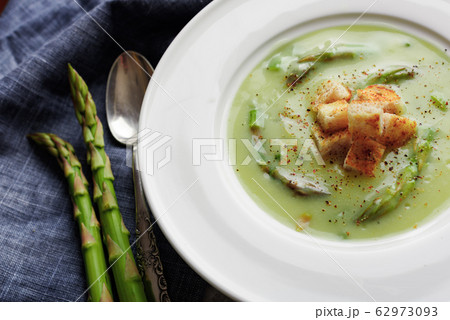 Asparagus soup in white bowl 62973093