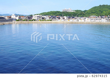 萩市越ヶ浜の漁村の眺め 62974315