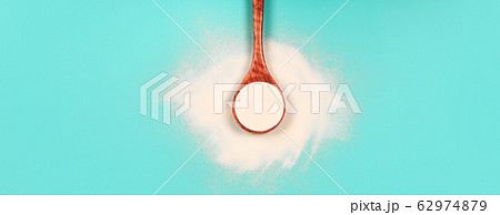 Banner with wooden spoon of collagen 62974879