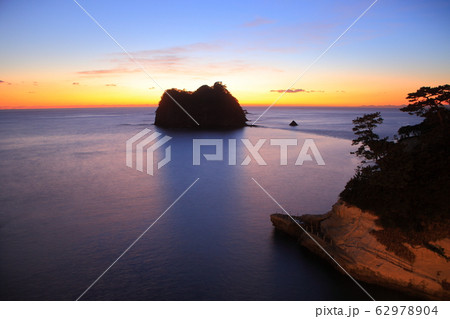【静岡県】伊豆三四郎島の夕景 【静岡県】伊豆三四郎島の夕景 62978904