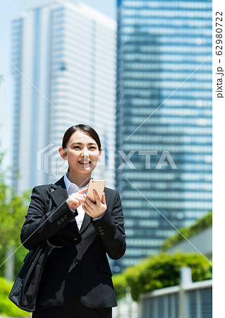 女性 ビジネス ビジネスウーマン 就職活動 新入社員 若い女性 若い 女性 ビジネス ビジネスウーマン 就職活動 新入社員 若い女性 若い 62980722