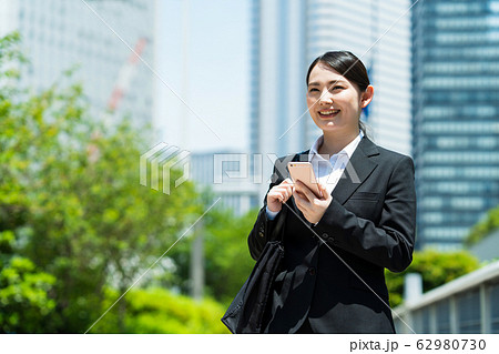 女性 ビジネス ビジネスウーマン 就職活動 新入社員 若い女性 若い 女性 ビジネス ビジネスウーマン 就職活動 新入社員 若い女性 若い 62980730