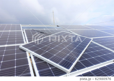 パネルが飛ばされた太陽光発電所 パネルが飛ばされた太陽光発電所 62980976
