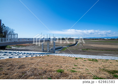 荒川堤からの田園風景 富士山 秩父連山山並 埼玉県上尾市 荒川堤からの田園風景 富士山 秩父連山山並 埼玉県上尾市 62981583