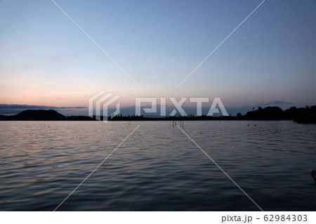 鳥取 四季の散歩 夏 湖山池 夕焼け 鳥取 四季の散歩 夏 湖山池 夕焼け 62984303