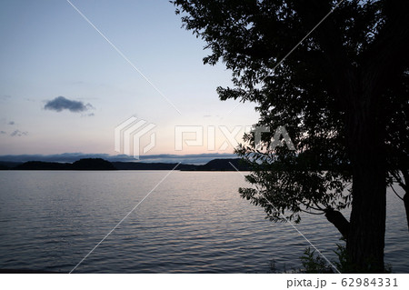 鳥取 四季の散歩 夏 湖山池 夕焼け 鳥取 四季の散歩 夏 湖山池 夕焼け 62984331