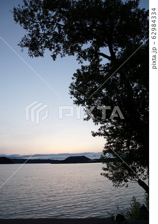 鳥取 四季の散歩 夏 湖山池 夕焼け 鳥取 四季の散歩 夏 湖山池 夕焼け 62984334