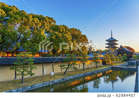 京都　東寺　五重塔 62984407