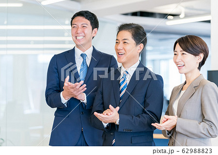 business　拍手　ビジネスパーソン 62988823