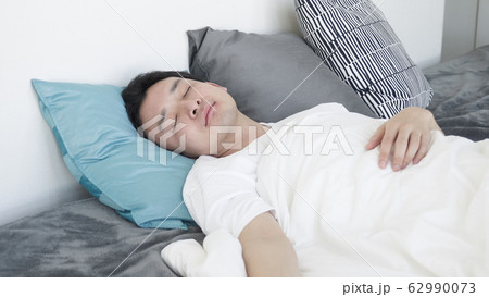 男性 睡眠 男性 睡眠 62990073