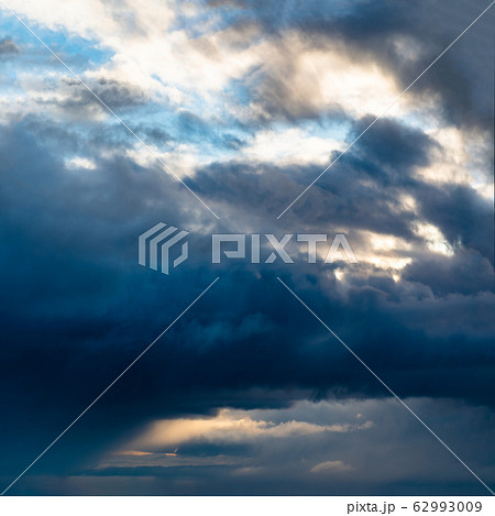 Fantastic clouds at sunrise 62993009