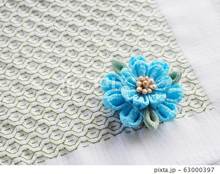 つまみ細工の花 つまみ細工の花 63000397