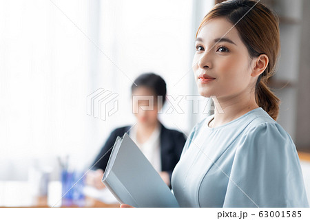 business woman working office 63001585