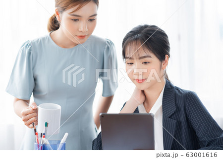 business woman working office 63001616