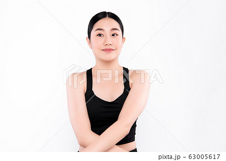 健康的　女性　運動　フィットネス　可愛い 63005617