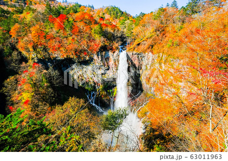 華厳の滝 （秋） 63011963