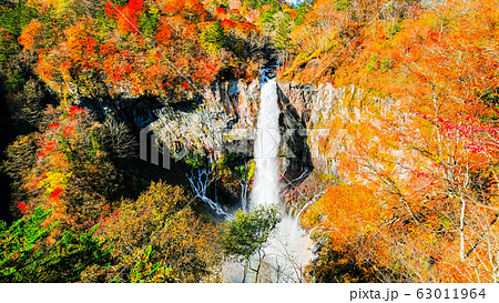 華厳の滝 （秋） 63011964