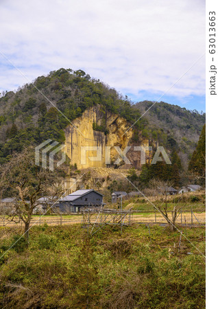 石川県小松市　観音下（かながそ）の石切り場 63013663