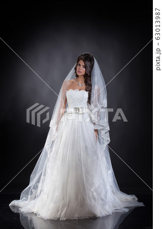 Young Bride Young Bride 63013987