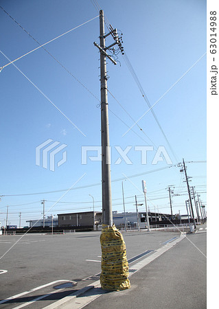 折れた電柱 折れた電柱 63014988