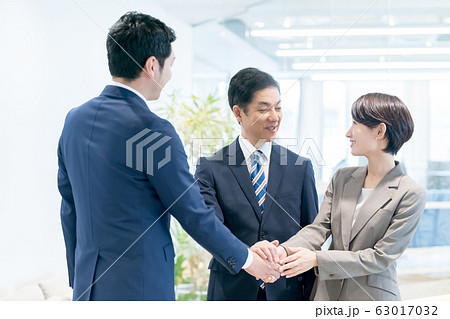 business　ビジネスパーソン　団結 63017032