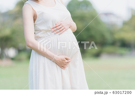 pregnant woman pregnant woman 63017200