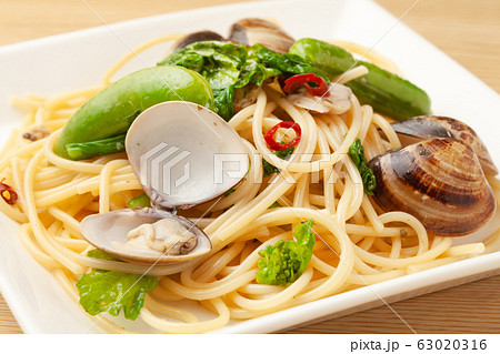 菜の花とスナックエンドウのスパゲッティー 63020316