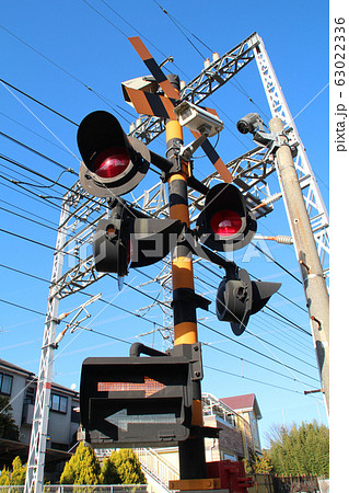 踏切の信号機の写真素材