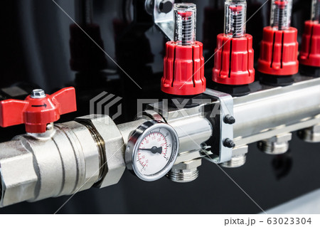Flow meters on the stainless steel Collector block 63023304