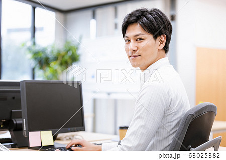 ビジネスシーン 63025382