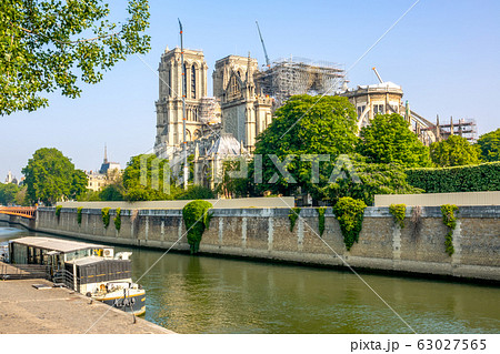 Repair Notre Dame and a Floating Cafe on the River 63027565