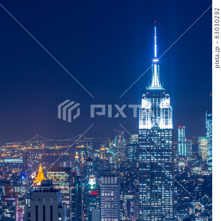 View of New York Manhattan during sunset hours View of New York Manhattan during sunset hours 63030292