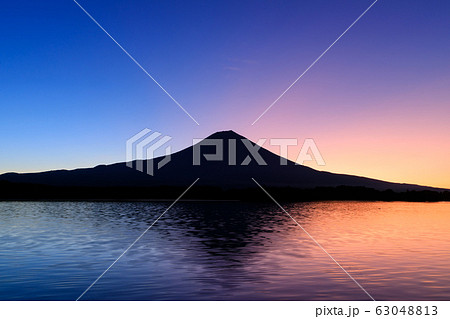 富士山_カラフルな朝焼け 富士山_カラフルな朝焼け 63048813
