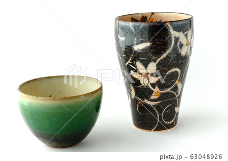 織部焼のタンブラーと湯呑 63048926