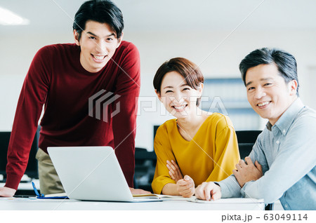 ビジネスシーン ビジネスシーン 63049114