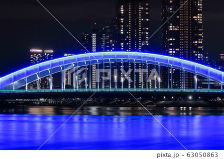 都市夜景　東京　永代橋と隅田川 63050863