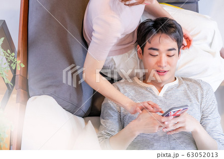 新婚夫婦 私生活 膝枕 63052013