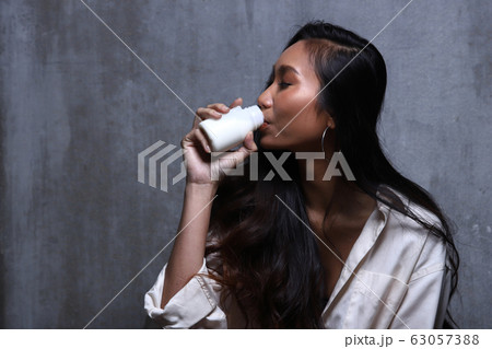 Asian Long straight black hair tan skin woman in Asian Long straight black hair tan skin woman in 63057388