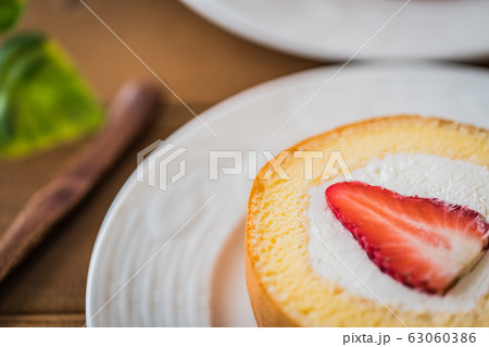 ロールケーキ ロールケーキ 63060386