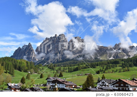 ドロミテ街道の絶景 ドロミテ街道の絶景 63060425