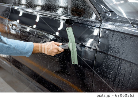 Preparing vehicle body before protective film apply Preparing vehicle body before protective film apply 63060562