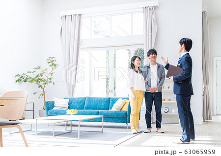 若い家族、モデルルーム 63065959