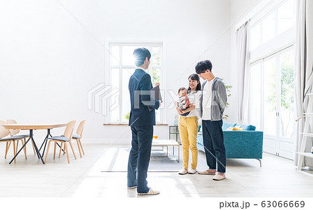 若い家族、モデルルーム 63066669