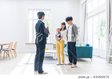 若い家族、モデルルーム 若い家族、モデルルーム 63066670