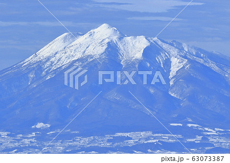 冬の岩木山 63073387
